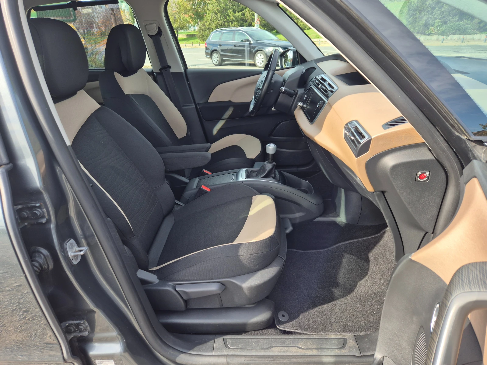 Citroen C4 Picasso 1.6HDI 115кс | Mobile.bg — изображение 9