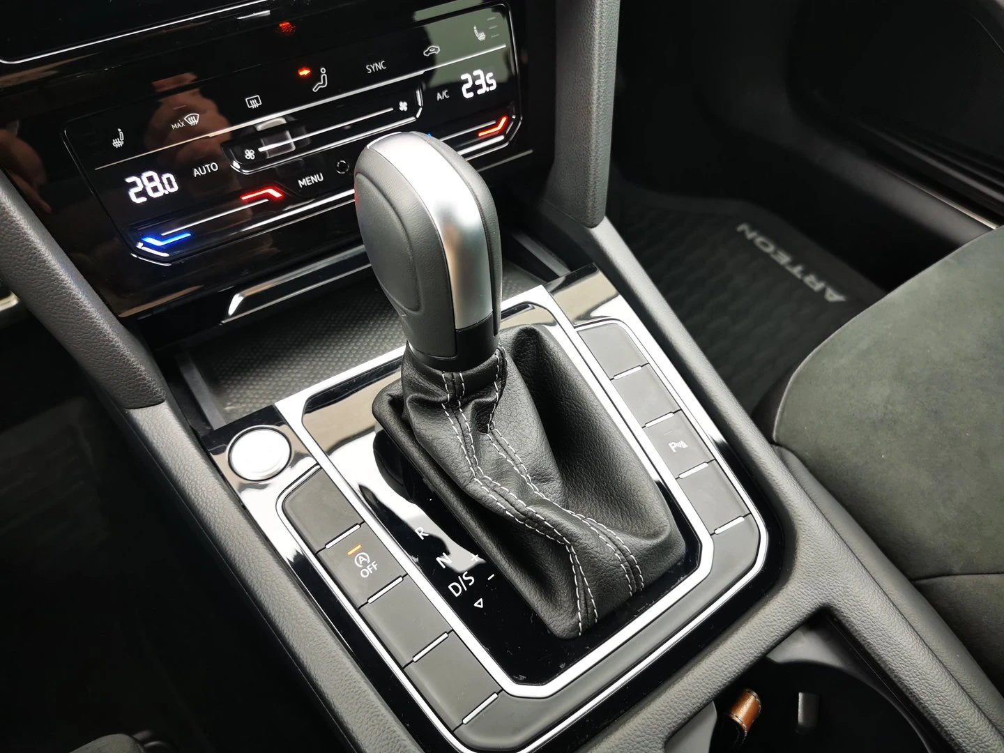 VW Arteon R-Line 2.0 TDI SCR 4MOT DSG, снимка 11 - Автомобили и джипове - 53620449