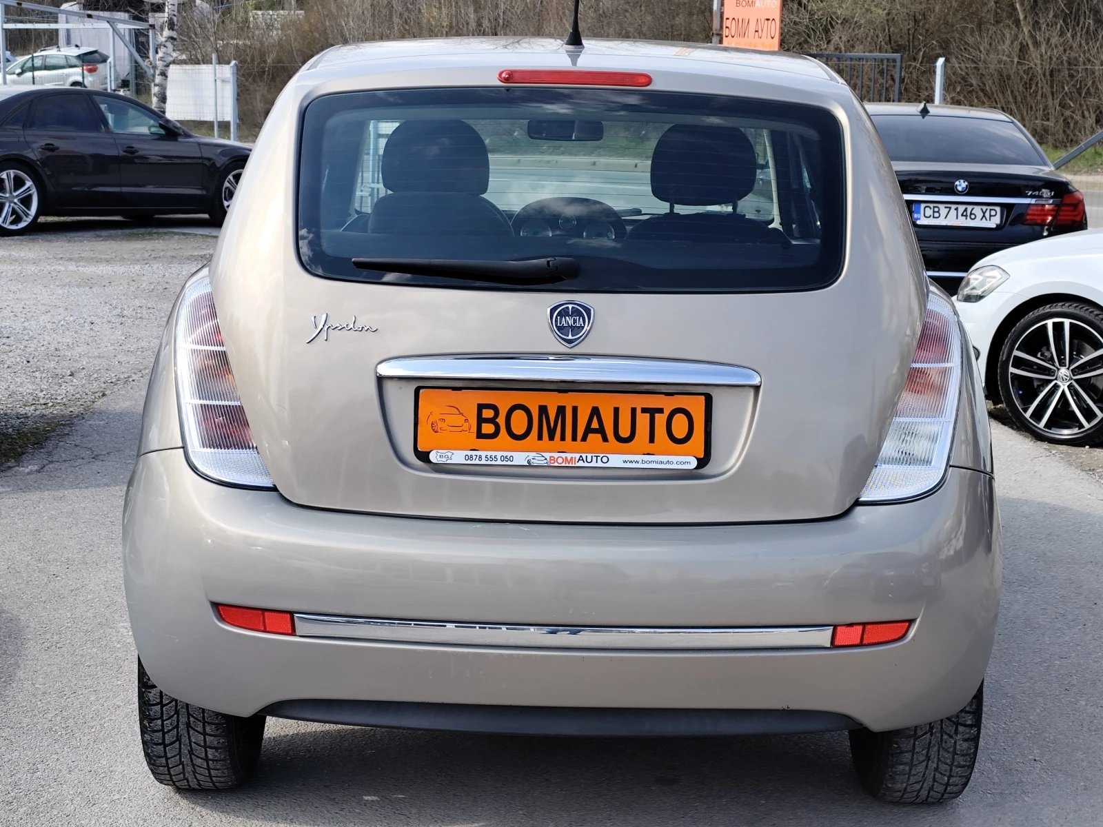 Lancia Ypsilon 1.2i* KLIMA* 131000km!* , снимка 5 - Автомобили и джипове - 53983445