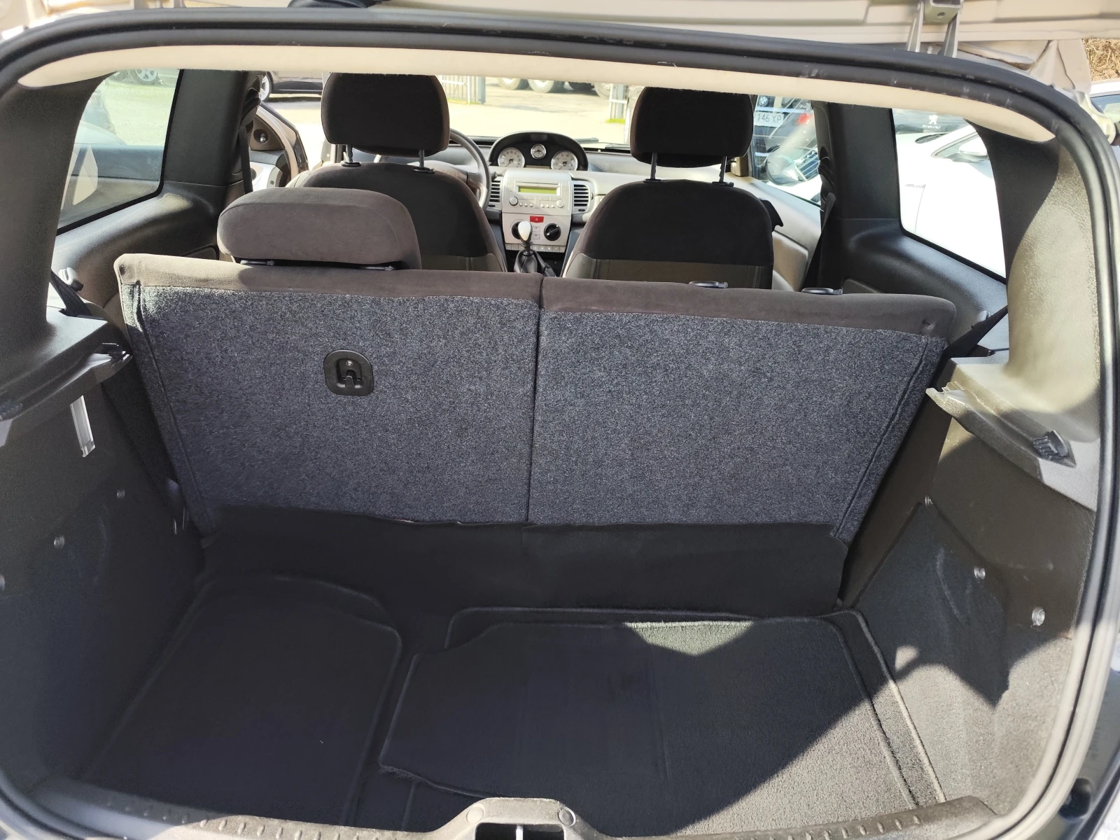 Lancia Ypsilon 1.2i* KLIMA* 131000km!* , снимка 12 - Автомобили и джипове - 53983445