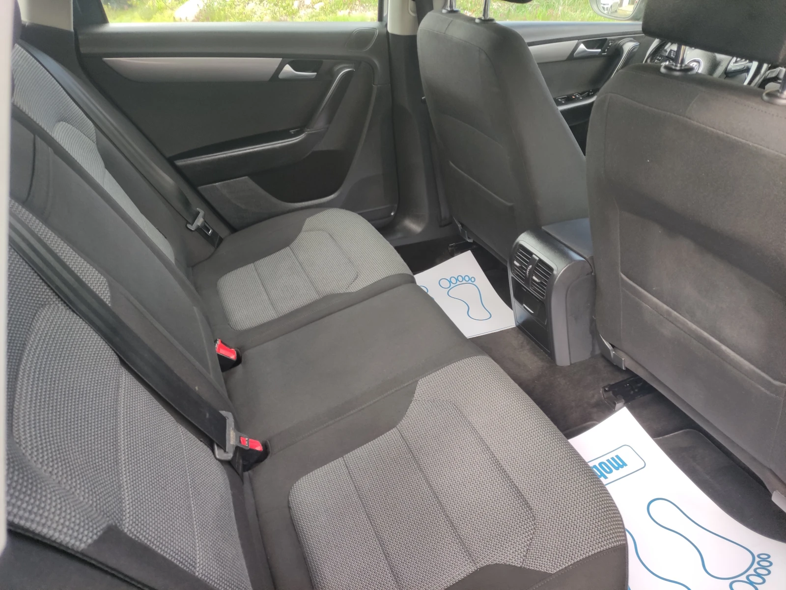 VW Passat 1.6tdi феис фул екстри 6ск, снимка 9 - Автомобили и джипове - 54085869