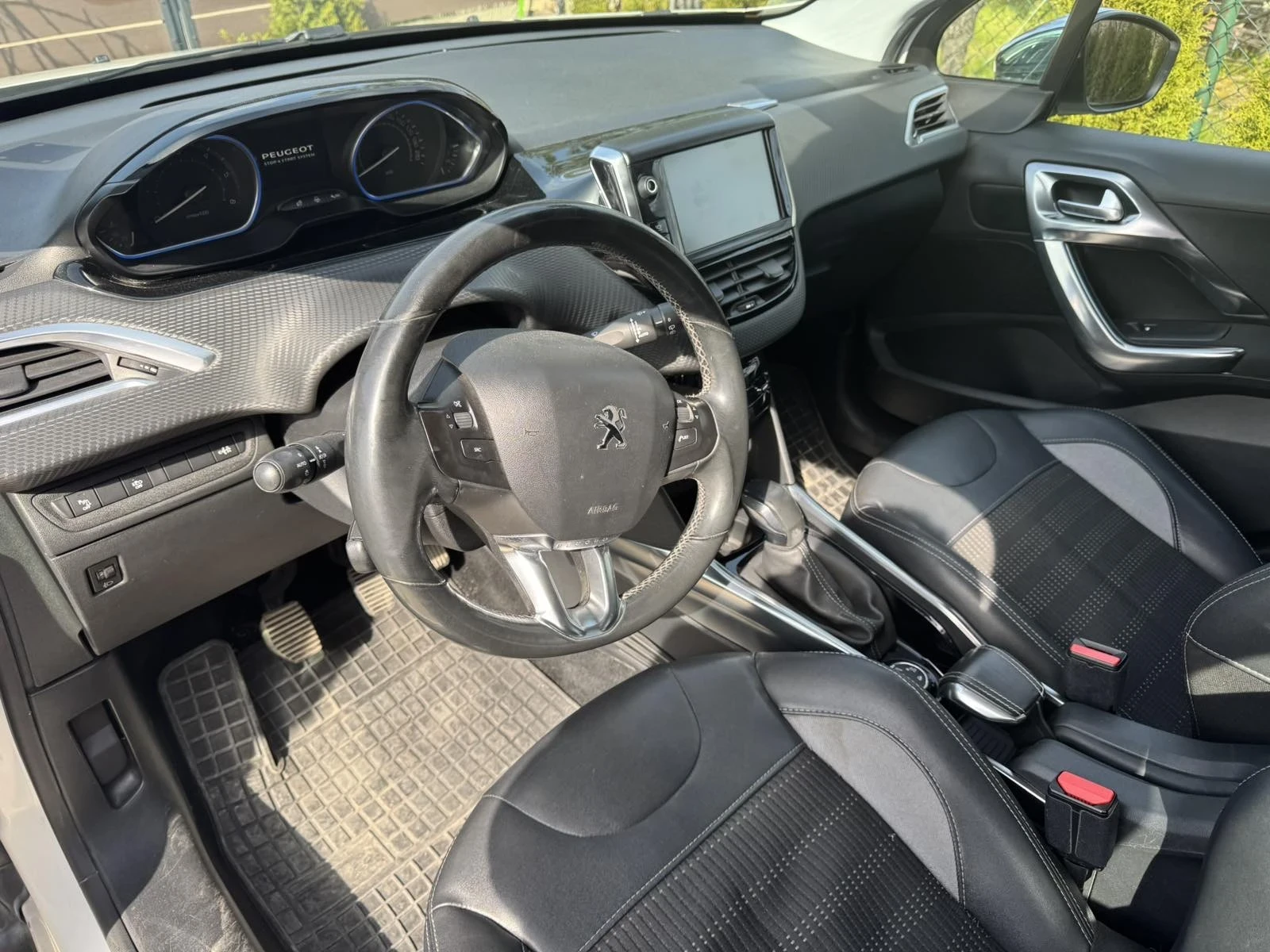 Peugeot 2008 1.6 HDI Allure, снимка 8 - Автомобили и джипове - 54235505