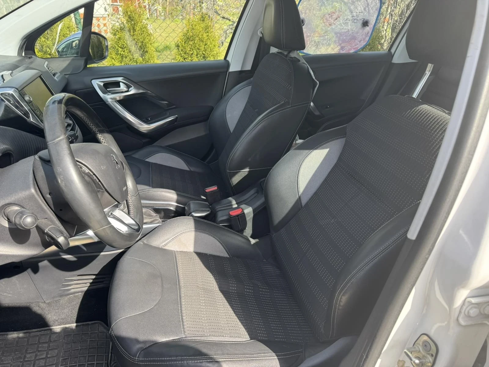 Peugeot 2008 1.6 HDI Allure, снимка 9 - Автомобили и джипове - 54235505