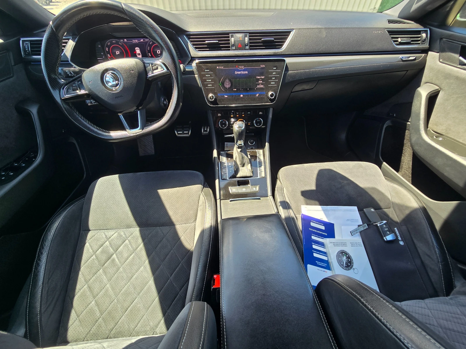 Skoda Superb SPORT LINE , снимка 16 - Автомобили и джипове - 54333689