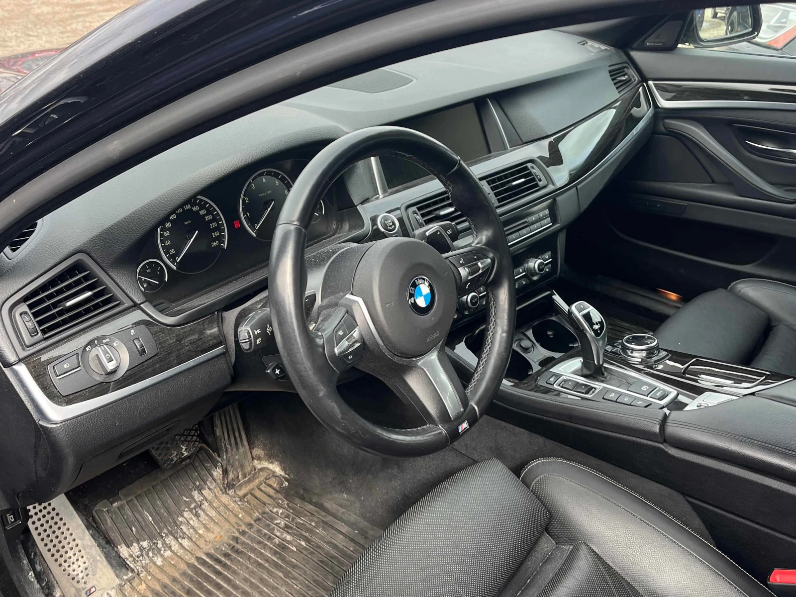 BMW 535 i xDrive* * M-PACK* * CARFAX* * 2 ЧИФТА ДЖАНТИ* * , снимка 6 - Автомобили и джипове - 54409065