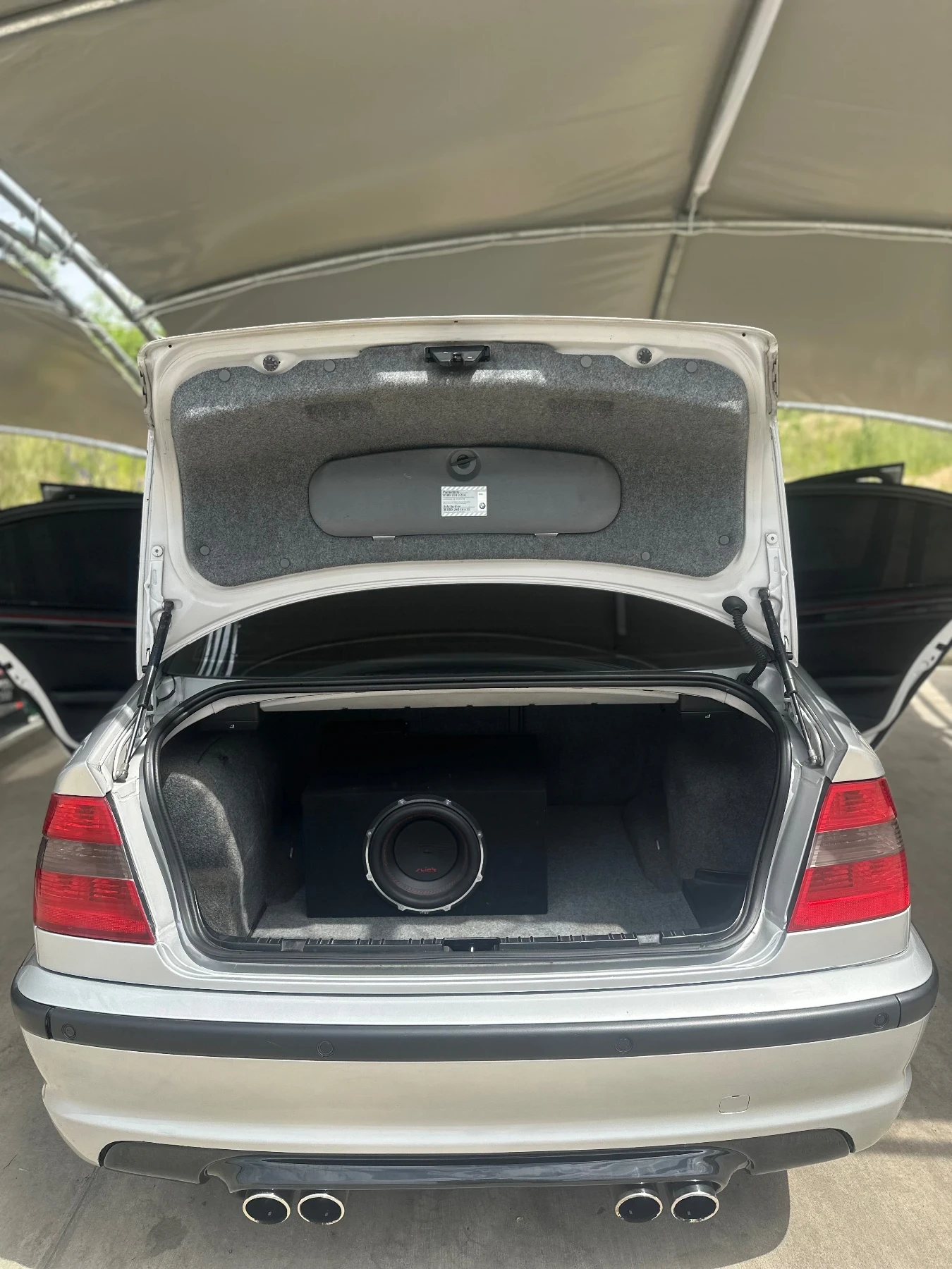BMW 330, снимка 16 - Автомобили и джипове - 54609633