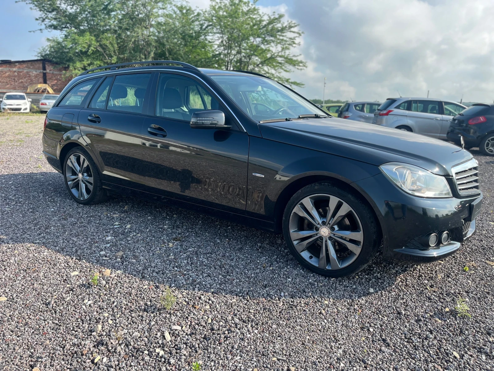 Mercedes-Benz C 220, снимка 4 - Автомобили и джипове - 54832045