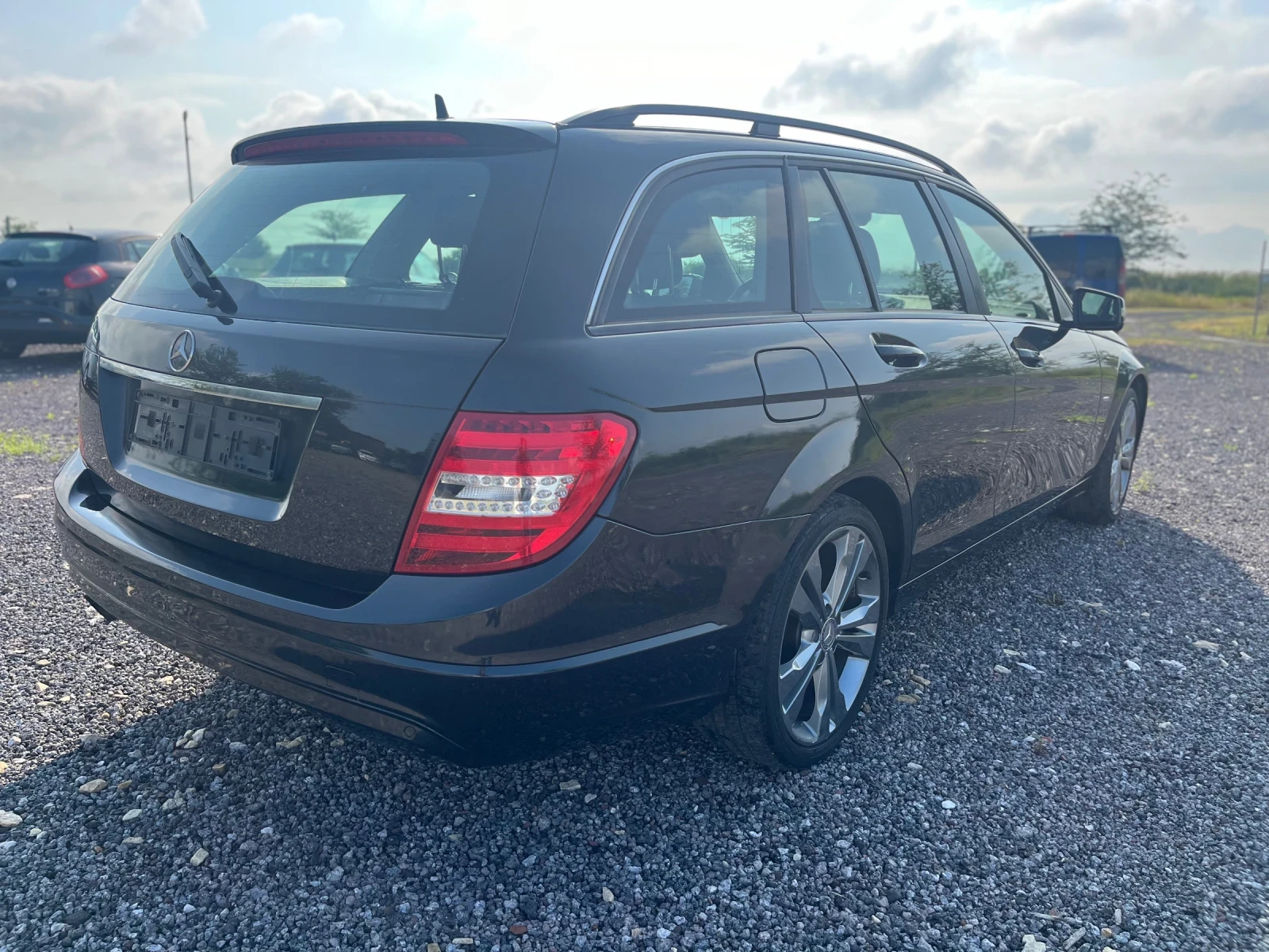 Mercedes-Benz C 220, снимка 6 - Автомобили и джипове - 54832045