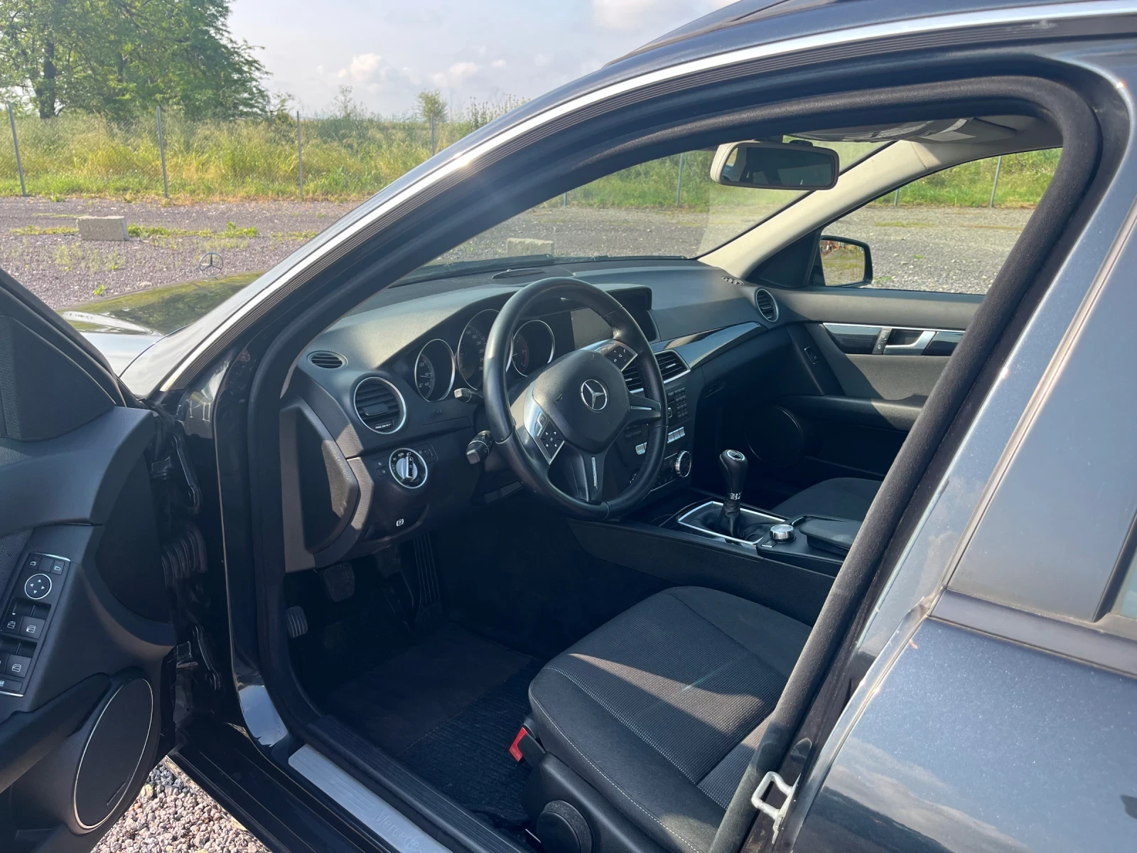 Mercedes-Benz C 220, снимка 9 - Автомобили и джипове - 54832045
