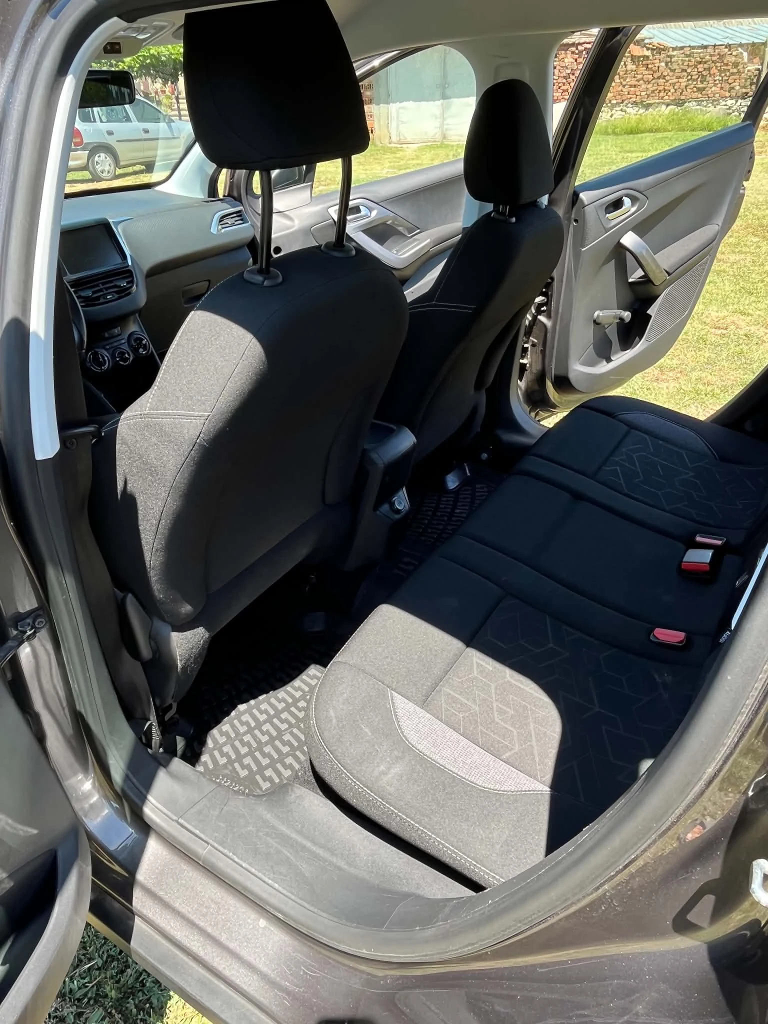 Peugeot 2008, снимка 11 - Автомобили и джипове - 55243338