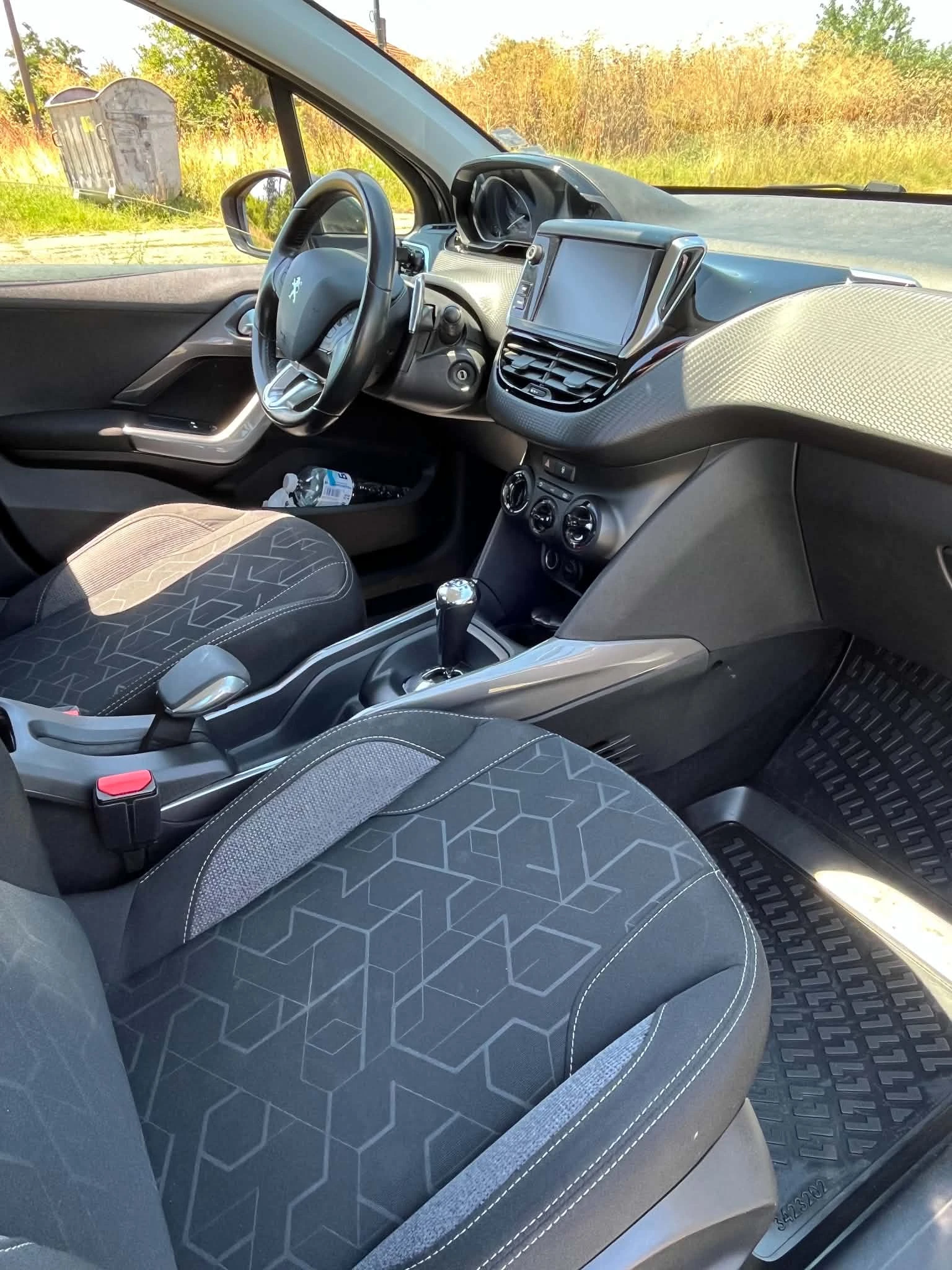 Peugeot 2008, снимка 13 - Автомобили и джипове - 55243338