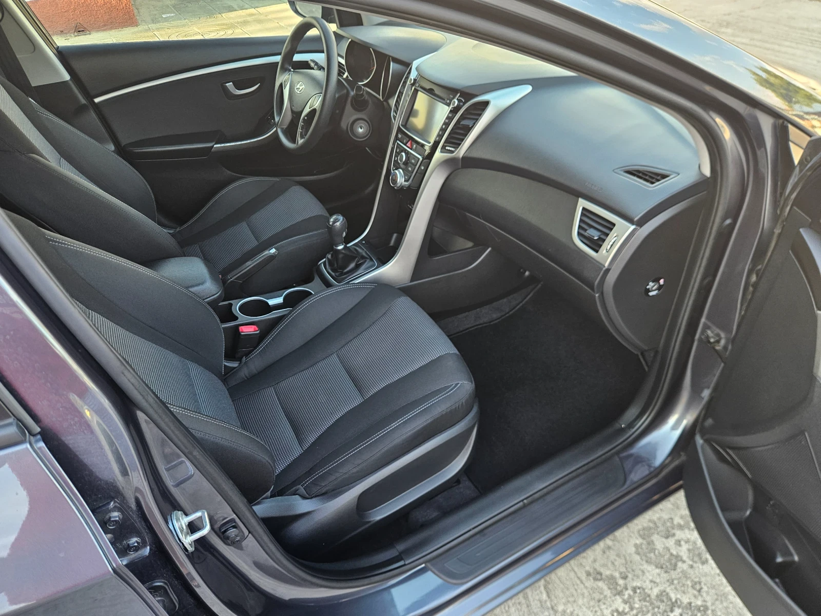 Hyundai I30, снимка 13 - Автомобили и джипове - 55418012
