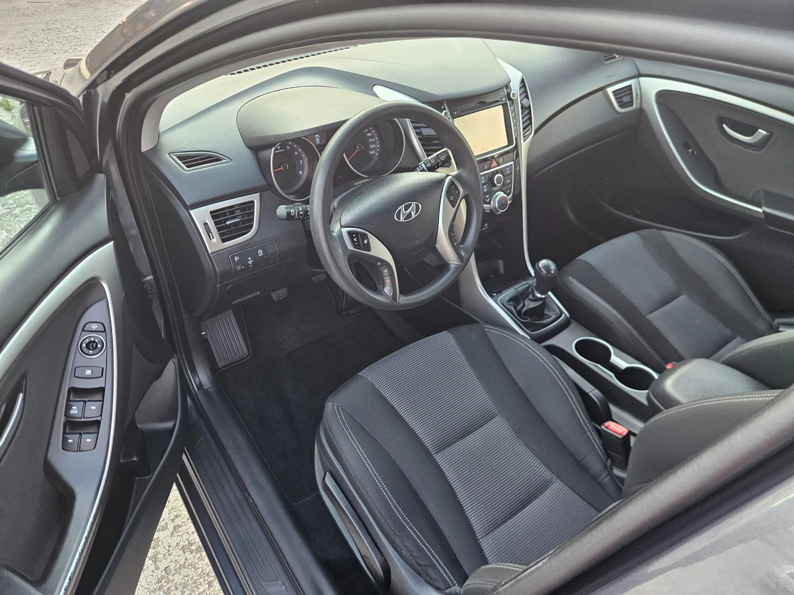 Hyundai I30, снимка 11 - Автомобили и джипове - 55418012