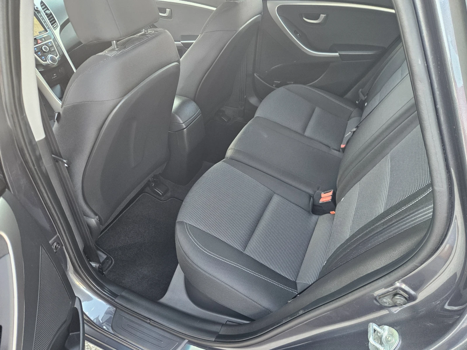 Hyundai I30, снимка 12 - Автомобили и джипове - 55418012