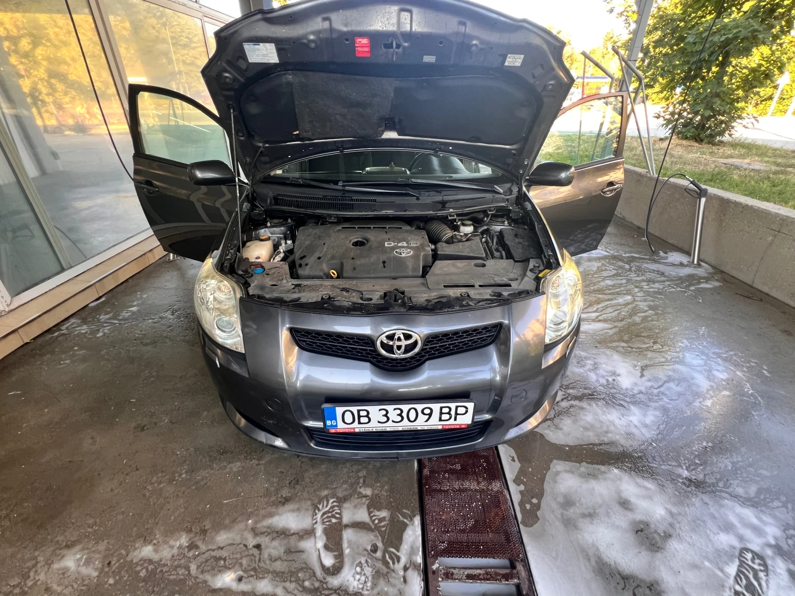 Toyota Auris, снимка 16 - Автомобили и джипове - 55584395
