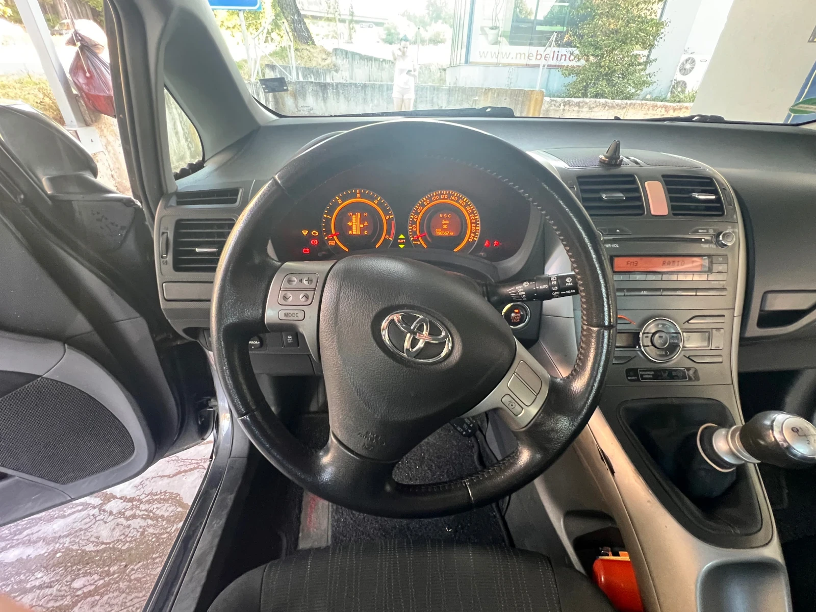 Toyota Auris, снимка 13 - Автомобили и джипове - 55584395