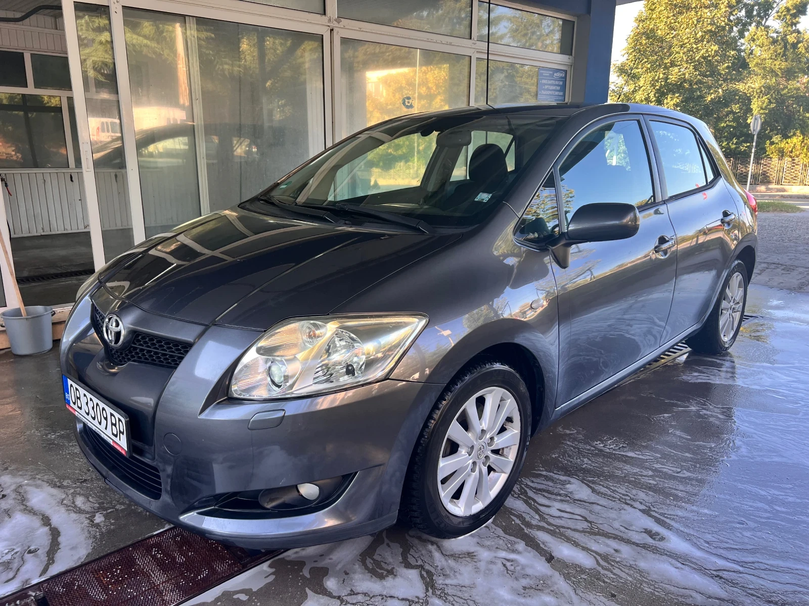 Toyota Auris, снимка 2 - Автомобили и джипове - 55584395