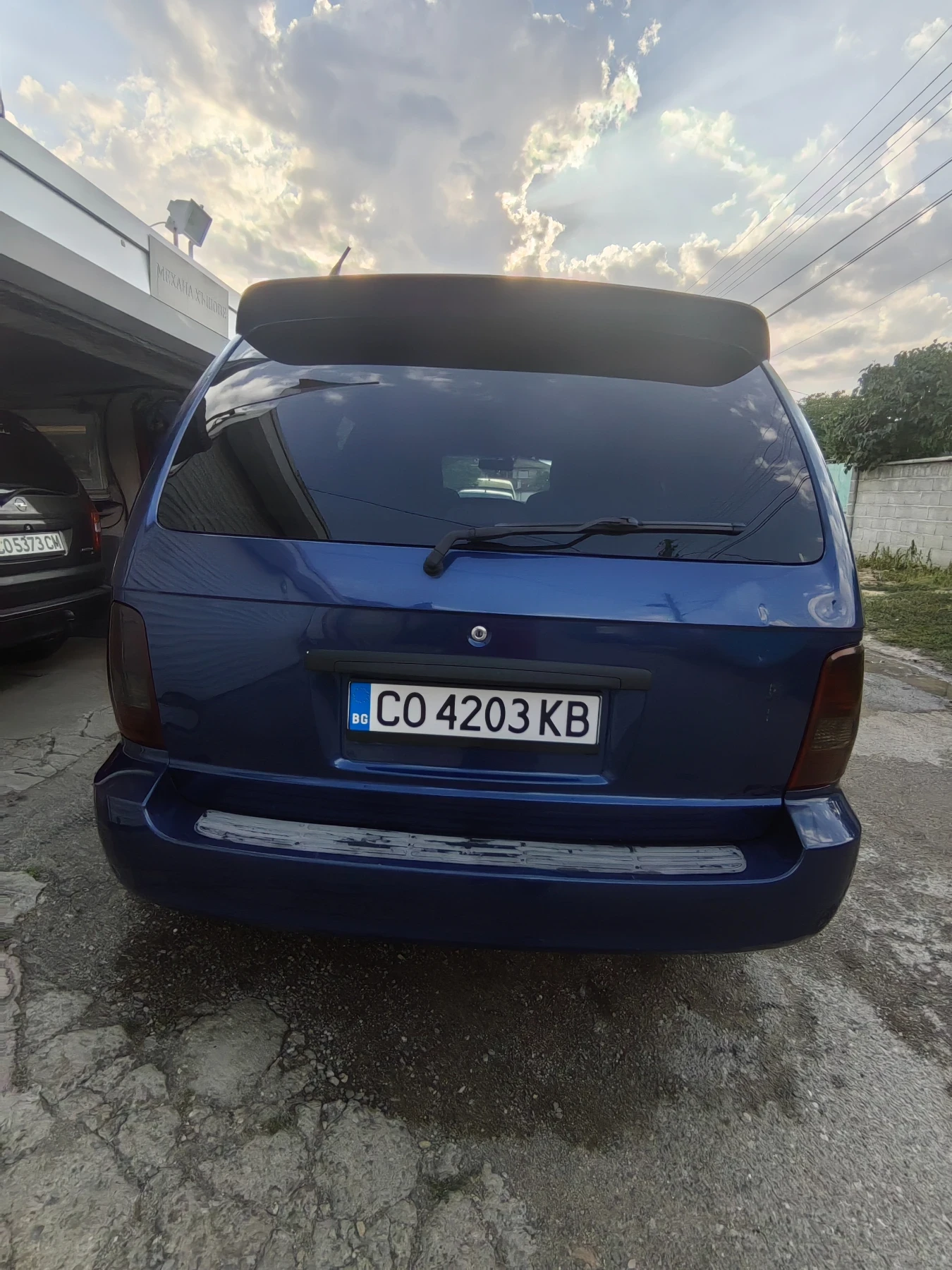 Kia Carnival 2.9, снимка 7 - Автомобили и джипове - 55904069
