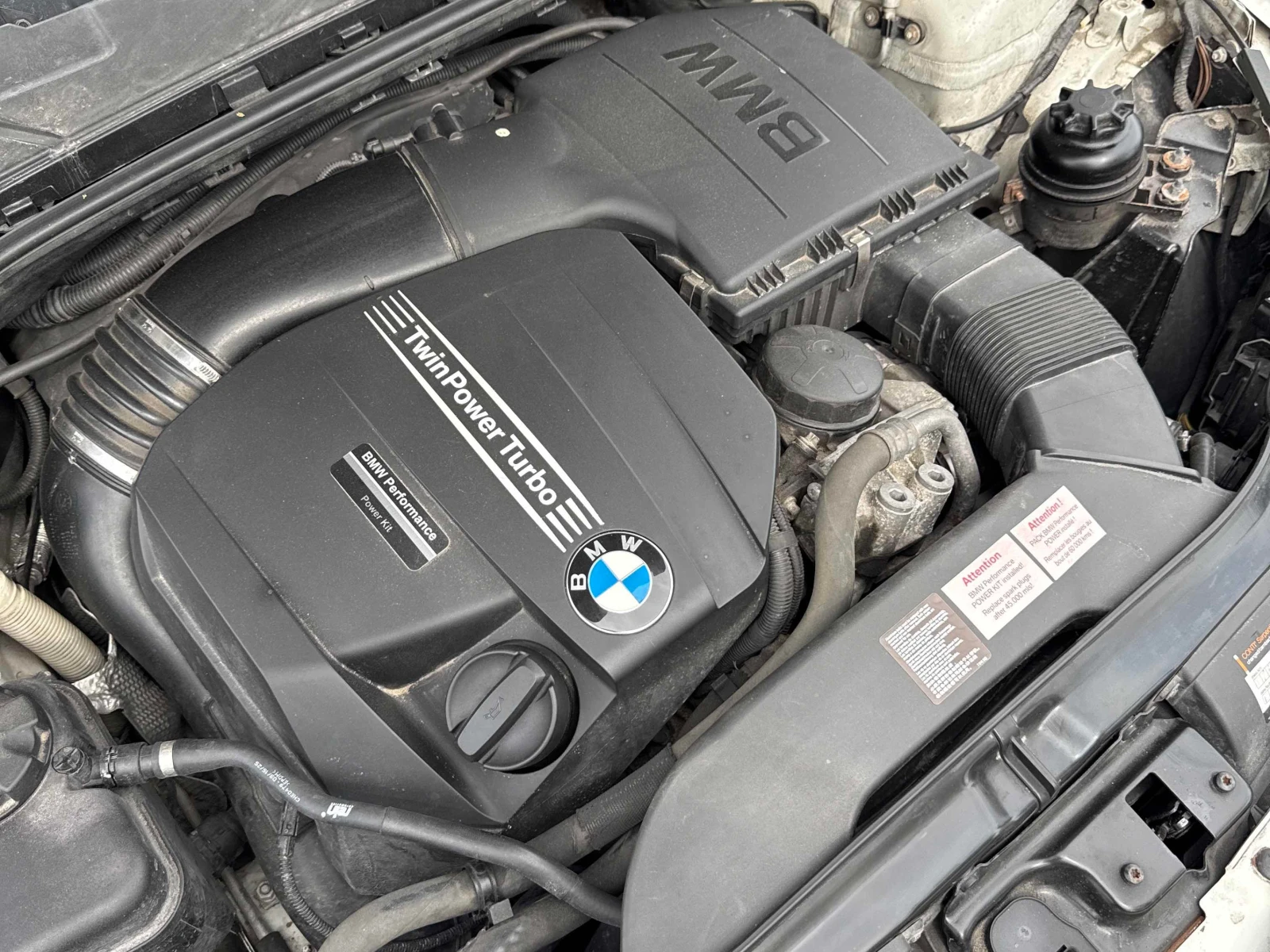BMW 135 i| HAR/KAR| PANO| ПОДГРЕВИ| ЧЕРВЕН САЛОН| , снимка 13 - Автомобили и джипове - 56108268