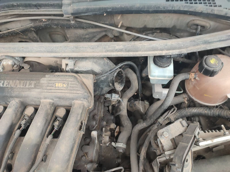 Dacia Duster 1.6-SWISS, снимка 13 - Автомобили и джипове - 53427654