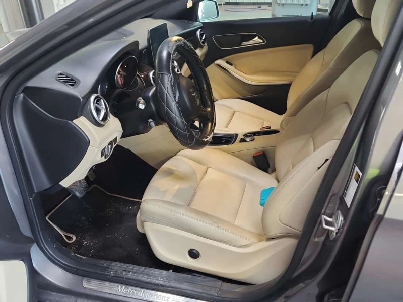 Mercedes-Benz GLA 250  CARFAX /Кожа/Подгрев/Навигация, снимка 5 - Автомобили и джипове - 53570999