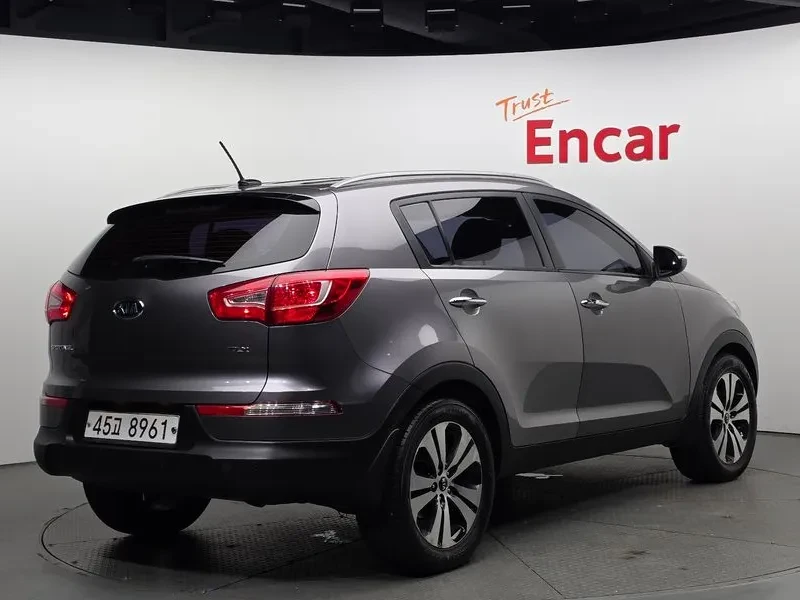 Kia Sportage 2.0 4WD - изображение 2