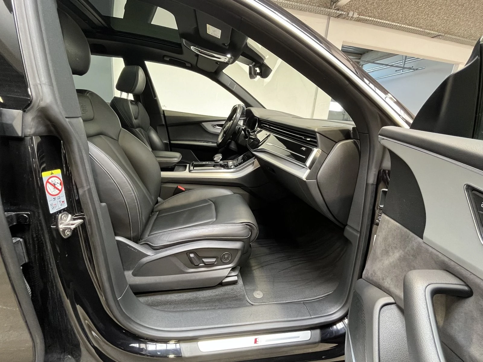 Audi Q8 286HP/S-LINE/SOFTCLOSE/HUD/MATRIX/NAVI/360/204v | Mobile.bg   11