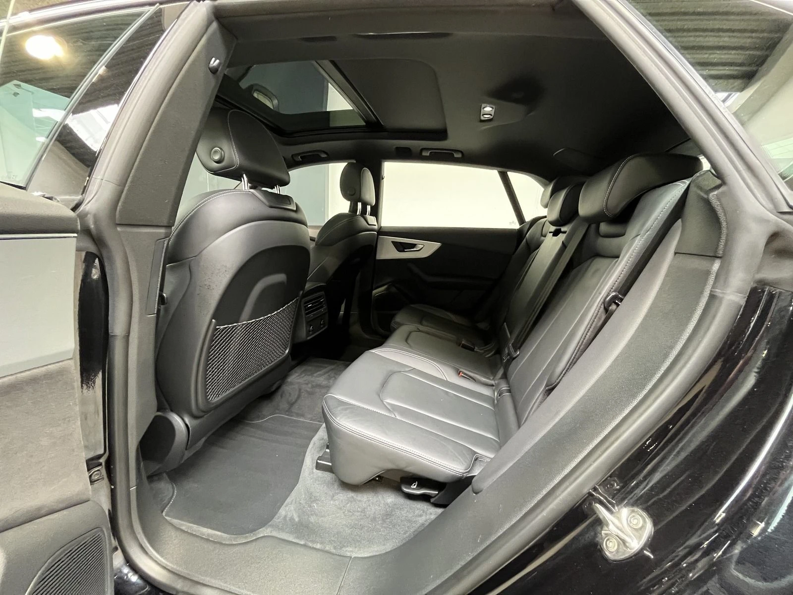 Audi Q8 286HP/S-LINE/SOFTCLOSE/HUD/MATRIX/NAVI/360/204v | Mobile.bg   12