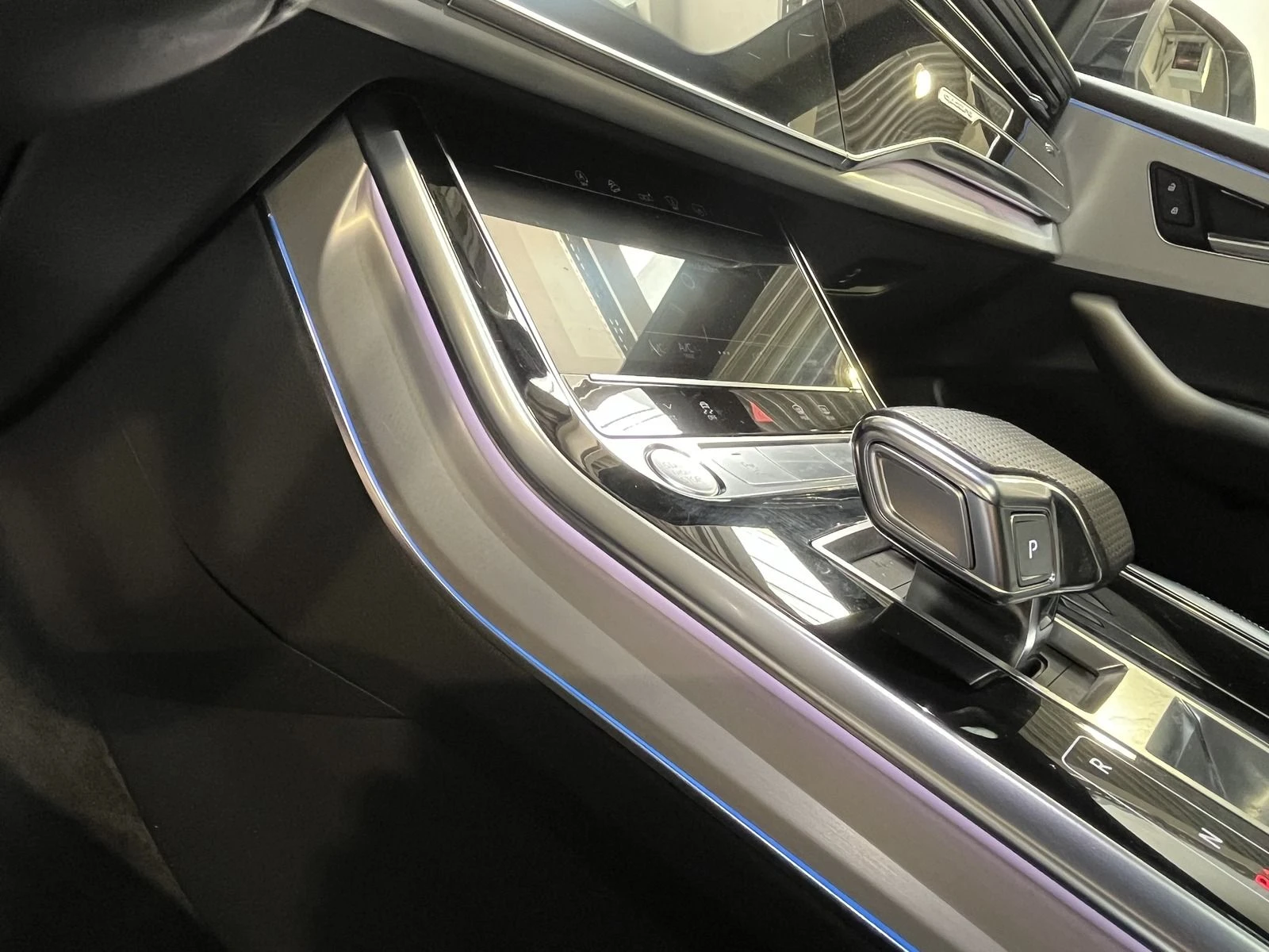 Audi Q8 286HP/S-LINE/SOFTCLOSE/HUD/MATRIX/NAVI/360/204v | Mobile.bg   16