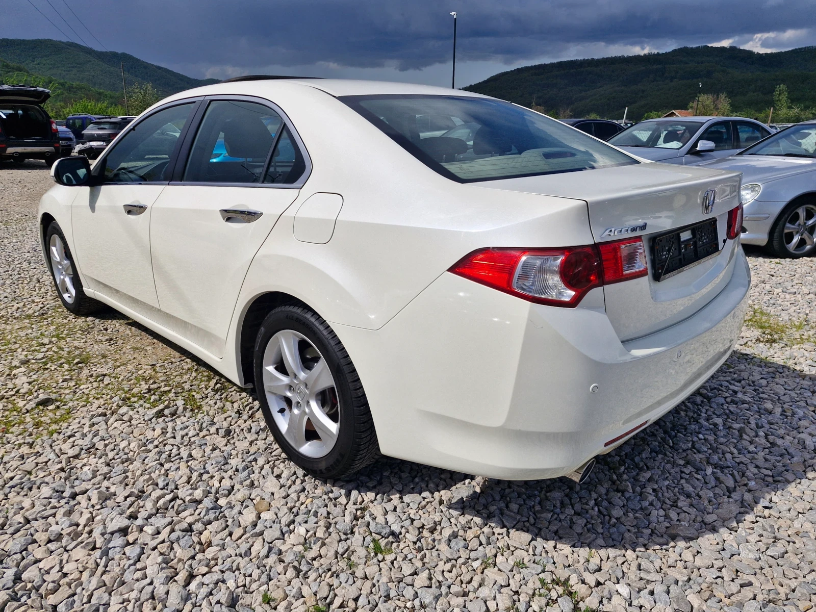 Honda Accord 2, 4* AC* PDC* XENON* КОЖА* AUT* F1* TUV  - изображение 3