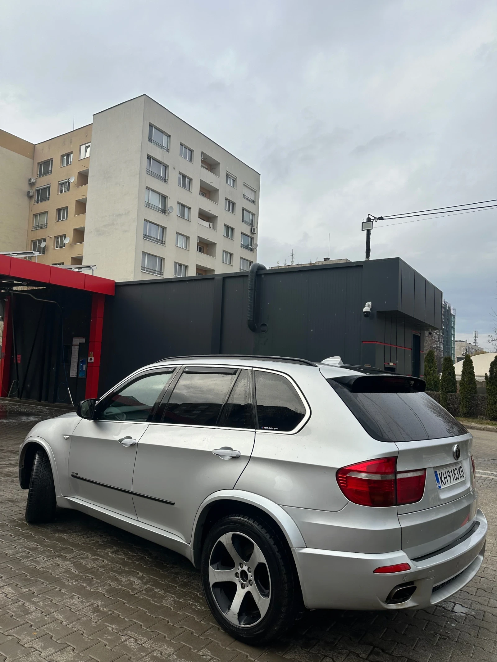 BMW X5 4.8 - изображение 5