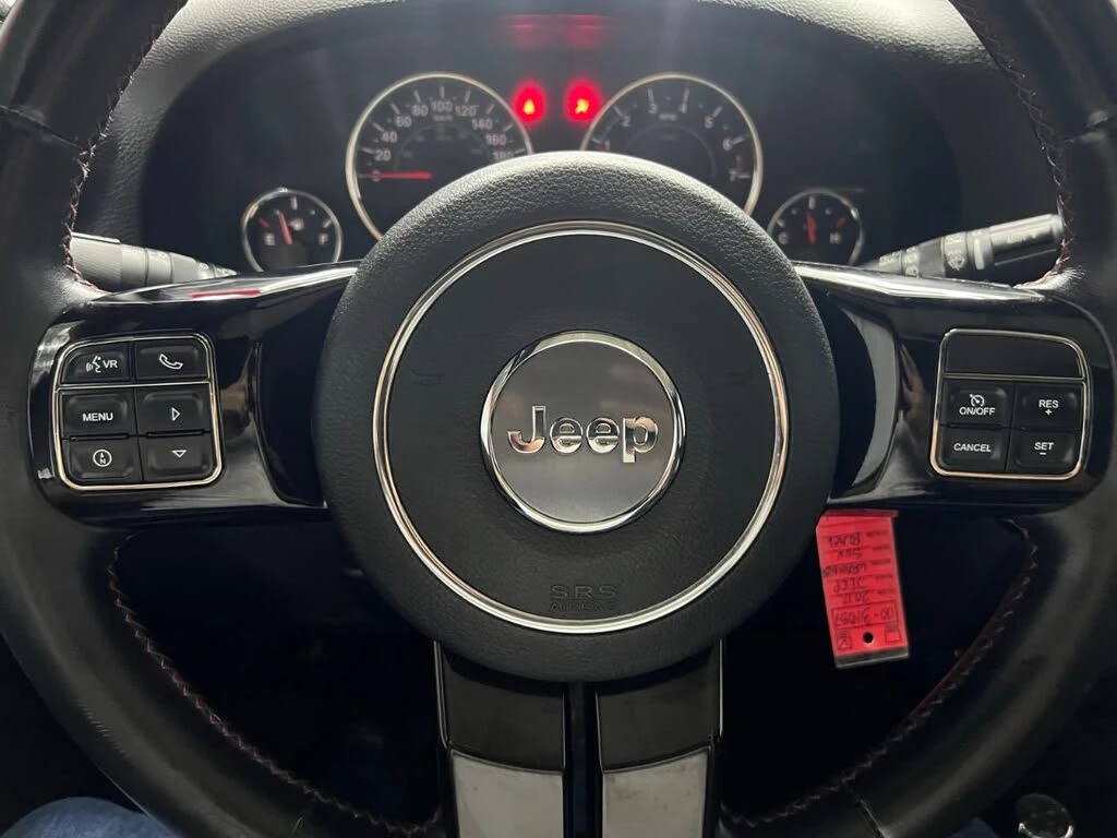 Jeep Wrangler  - изображение 8