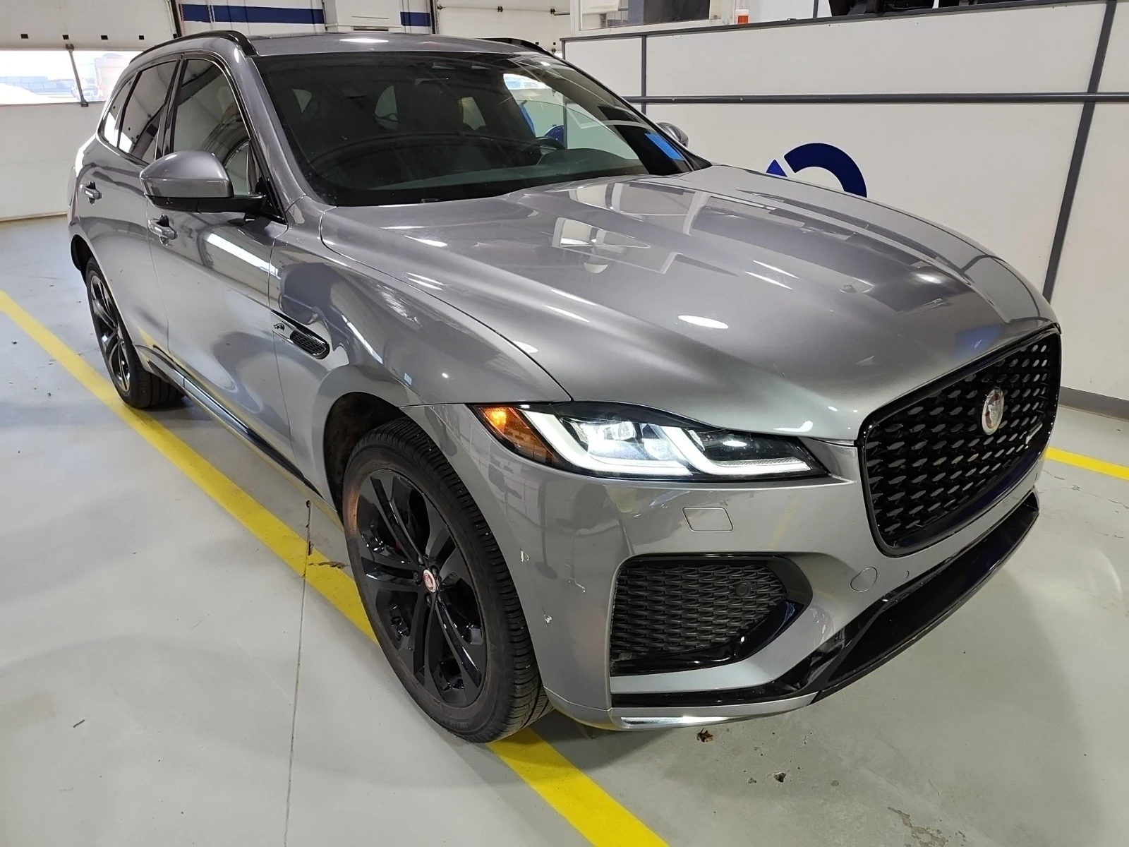 Jaguar F-PACE R-Dynamic S P250 - изображение 2