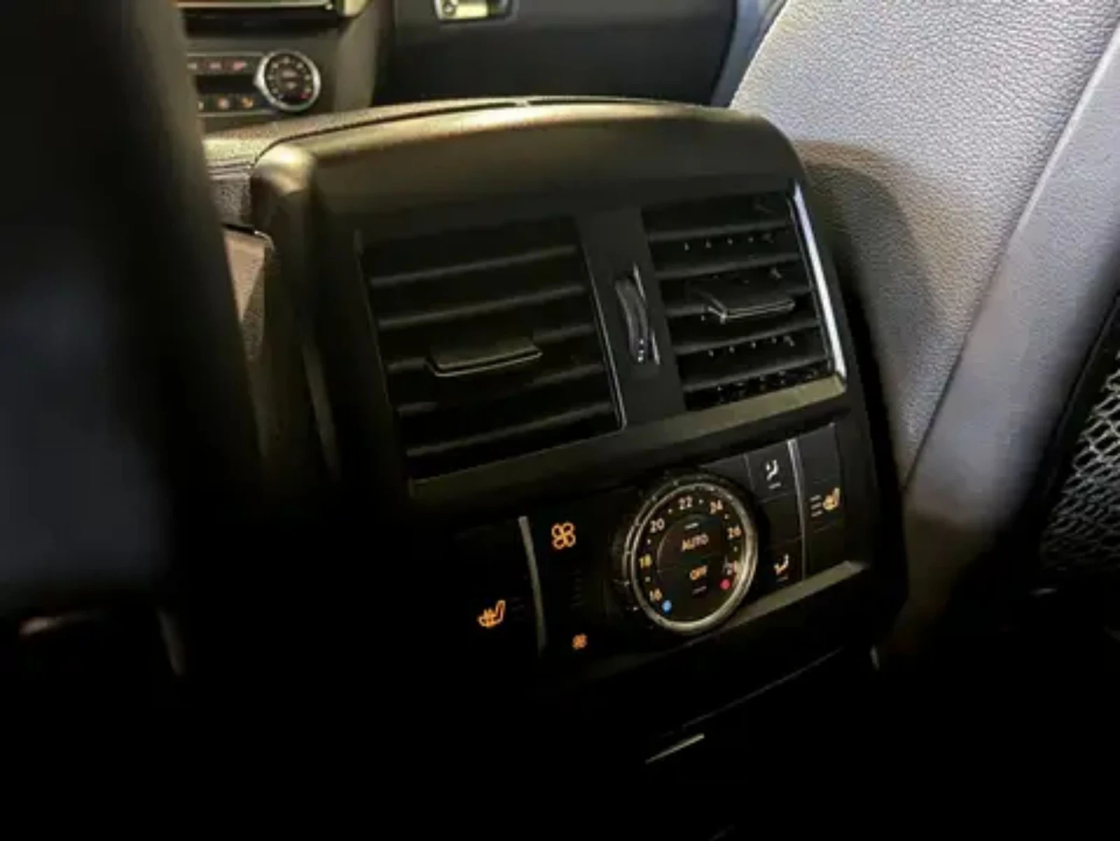 Mercedes-Benz GLE 350 2016/145000KM/H&K/PANO/DISTR/360, снимка 12 - Автомобили и джипове - 53811960