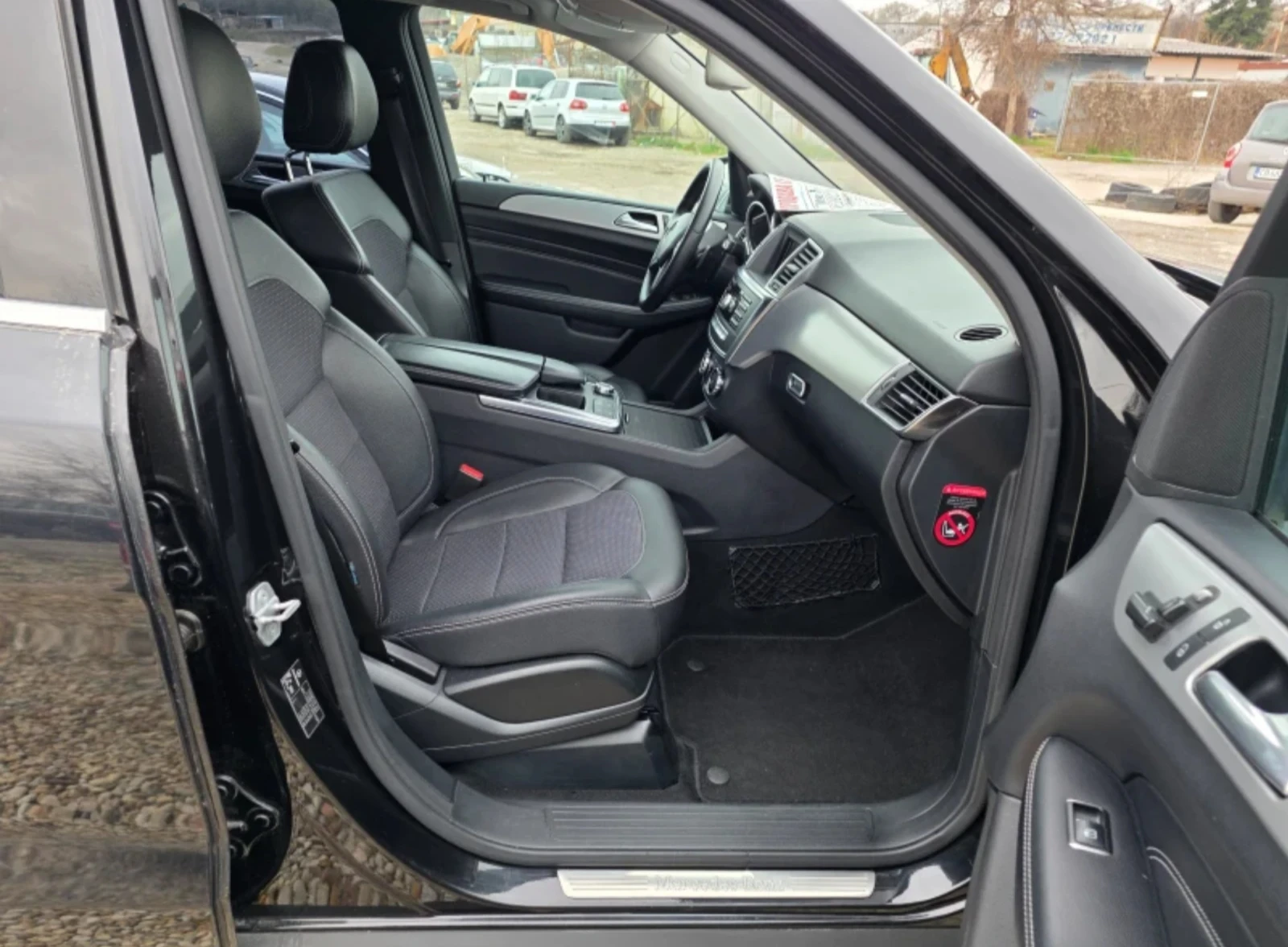 Mercedes-Benz ML 350 CDI SPORT BLUETEC EURO6B - КАТО НОВА !!!, снимка 10 - Автомобили и джипове - 54076654