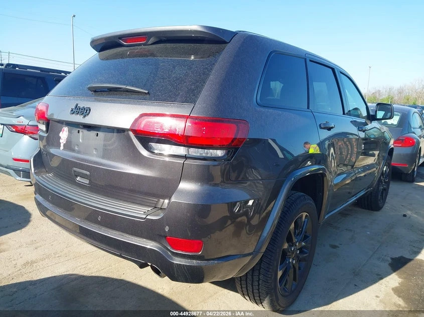 Jeep Grand cherokee 3.6l Laredo X 4X4, снимка 4 - Автомобили и джипове - 54351423