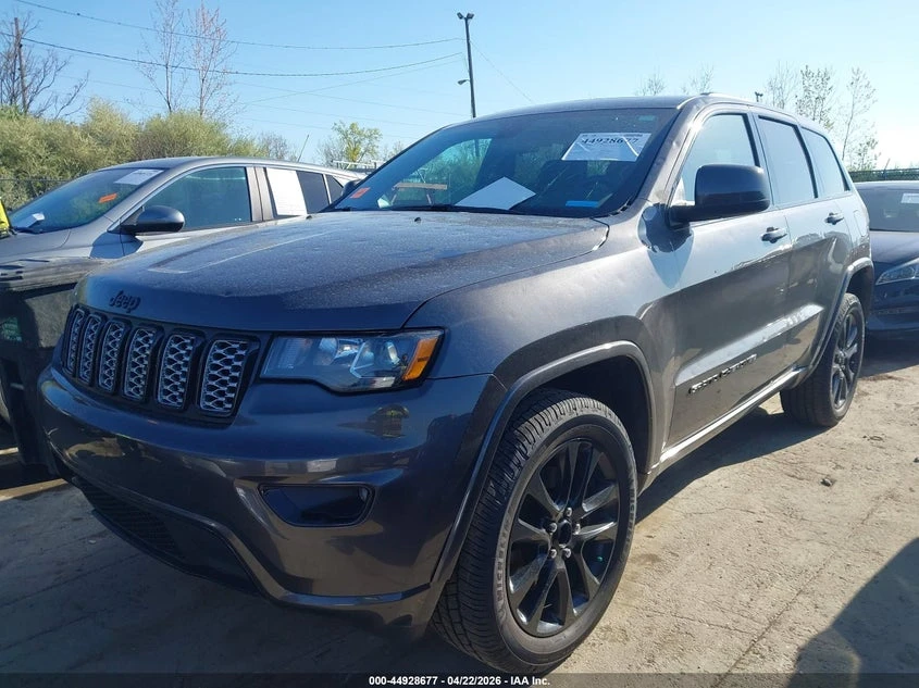 Jeep Grand cherokee 3.6l Laredo X 4X4, снимка 2 - Автомобили и джипове - 54351423