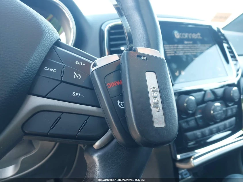 Jeep Grand cherokee 3.6l Laredo X 4X4, снимка 11 - Автомобили и джипове - 54351423