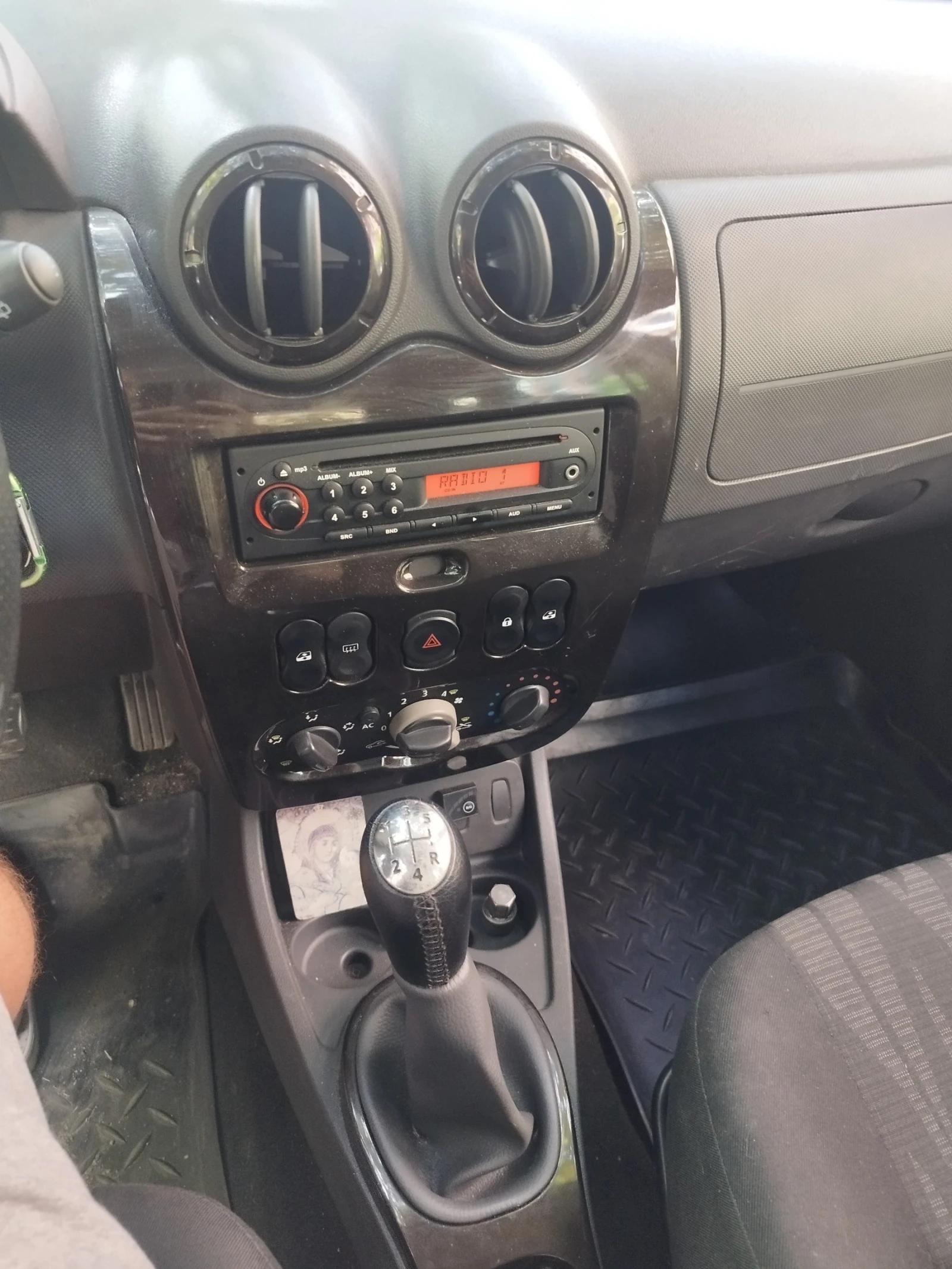 Dacia Duster Exception, снимка 12 - Автомобили и джипове - 55645445