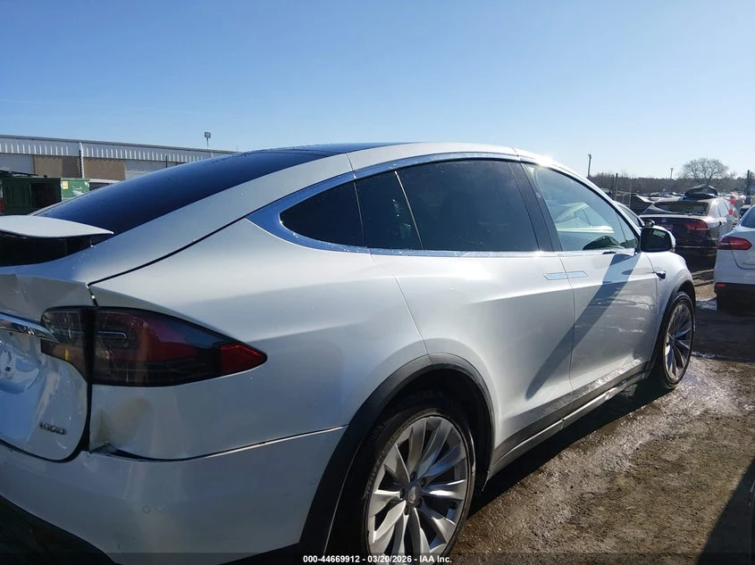 Tesla Model X 100D AWD, снимка 13 - Автомобили и джипове - 55893517