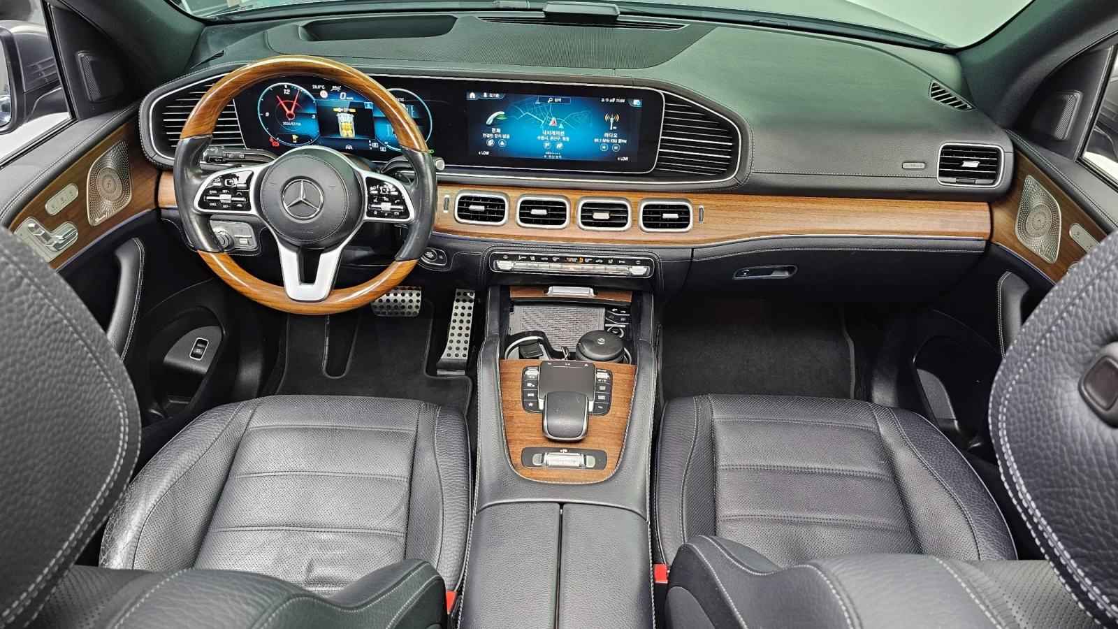 Mercedes-Benz GLS 400 AMG* TV* DIS* 360* PANO* FULL MAX* , снимка 7 - Автомобили и джипове - 56163862