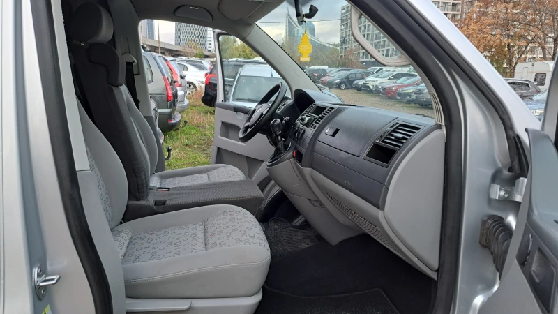 VW Transporter 1, 9 TDi 102кс. ТОП , снимка 11 - Бусове и автобуси - 52353752