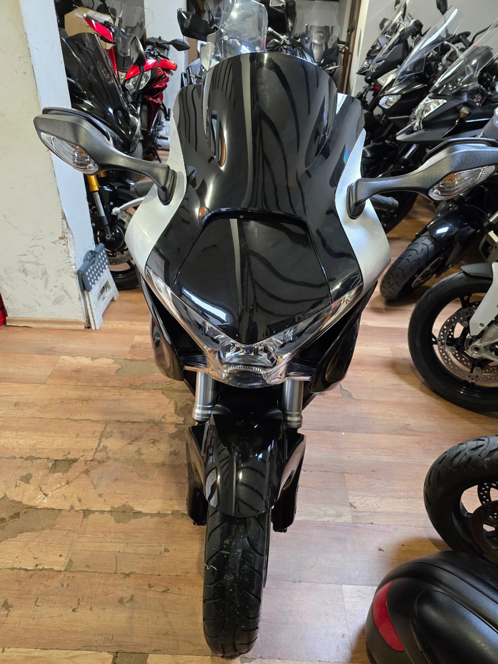 Honda Vfr 1200F, снимка 3 - Мотоциклети и мототехника - 54597651