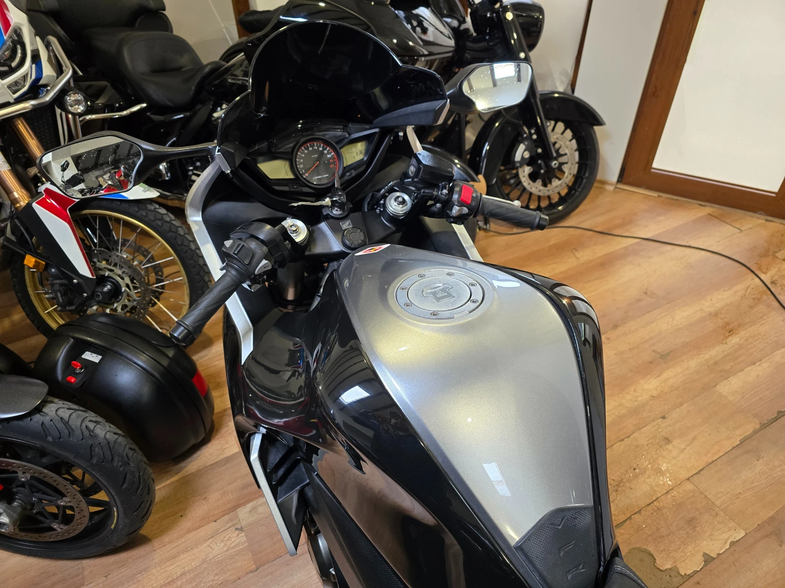 Honda Vfr 1200F, снимка 5 - Мотоциклети и мототехника - 54597651