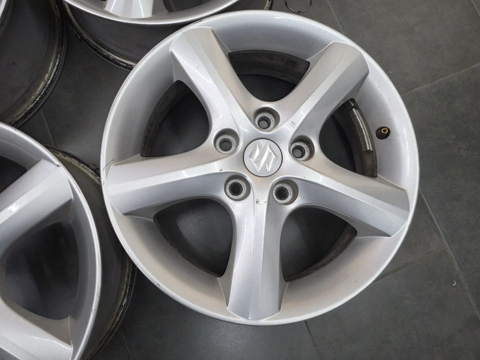 Джанти за Suzuki, снимка 5 - Гуми и джанти - 56711010
