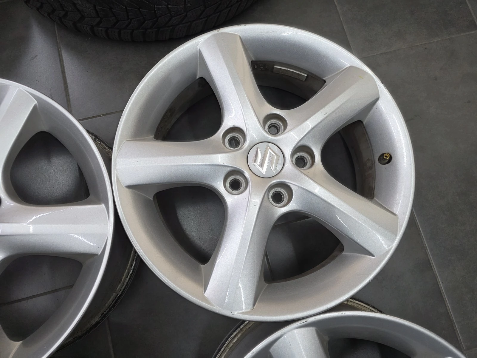 Джанти за Suzuki, снимка 4 - Гуми и джанти - 56711010