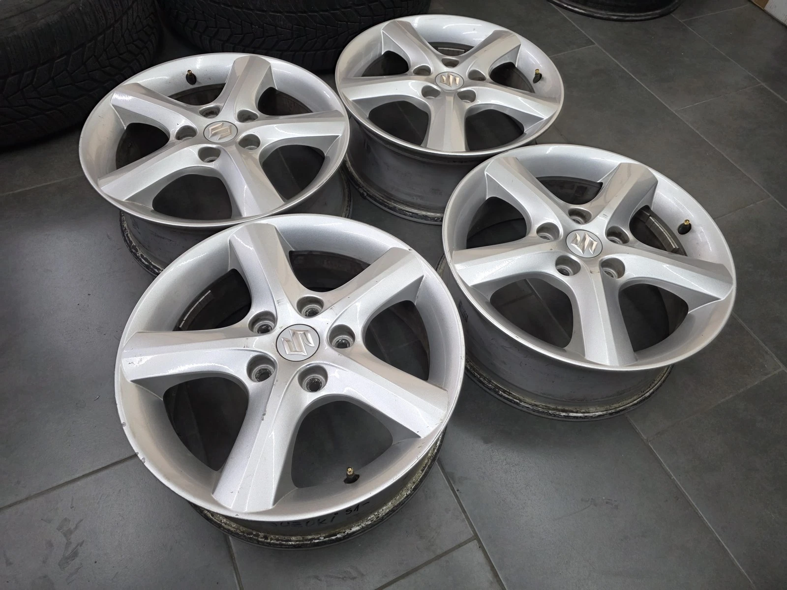 Джанти за Suzuki, снимка 2 - Гуми и джанти - 56711010