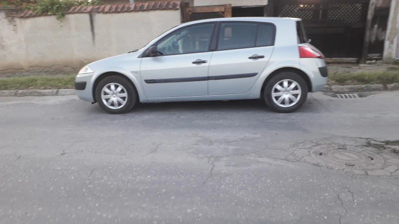 Renault Megane 1.6 16 V, снимка 3 - Автомобили и джипове - 46815873