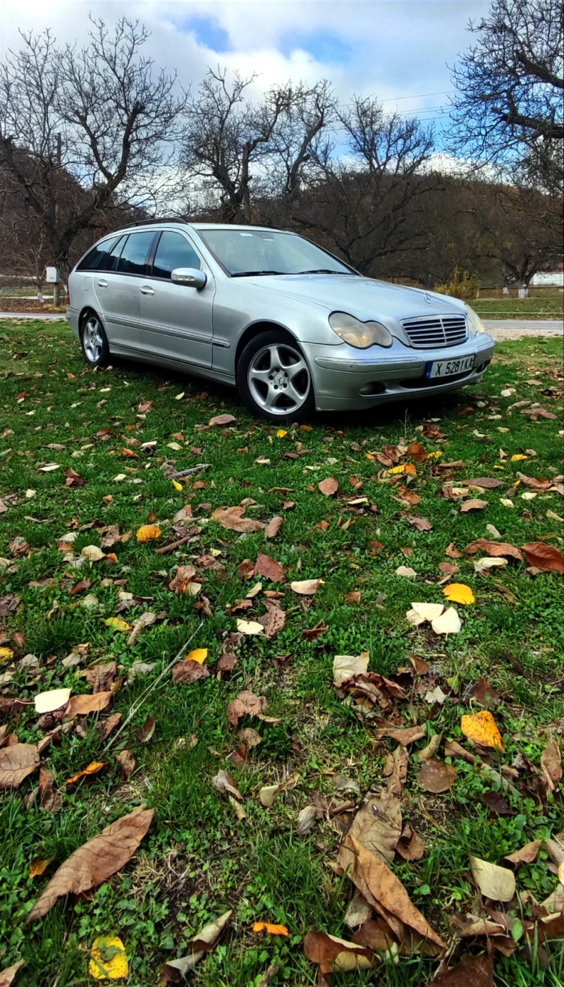 Mercedes-Benz C 220, снимка 1 - Автомобили и джипове - 47057376