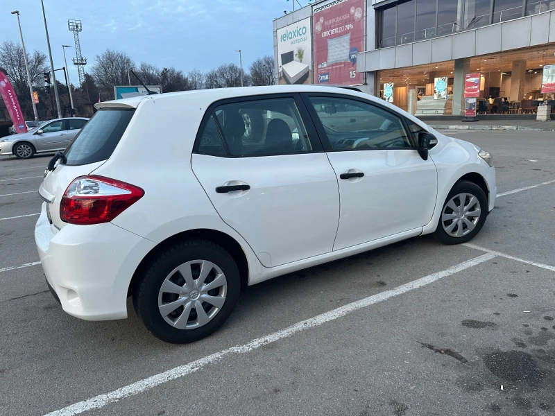 Toyota Auris Facelift 1.33 VVT-I, снимка 5 - Автомобили и джипове - 49092142